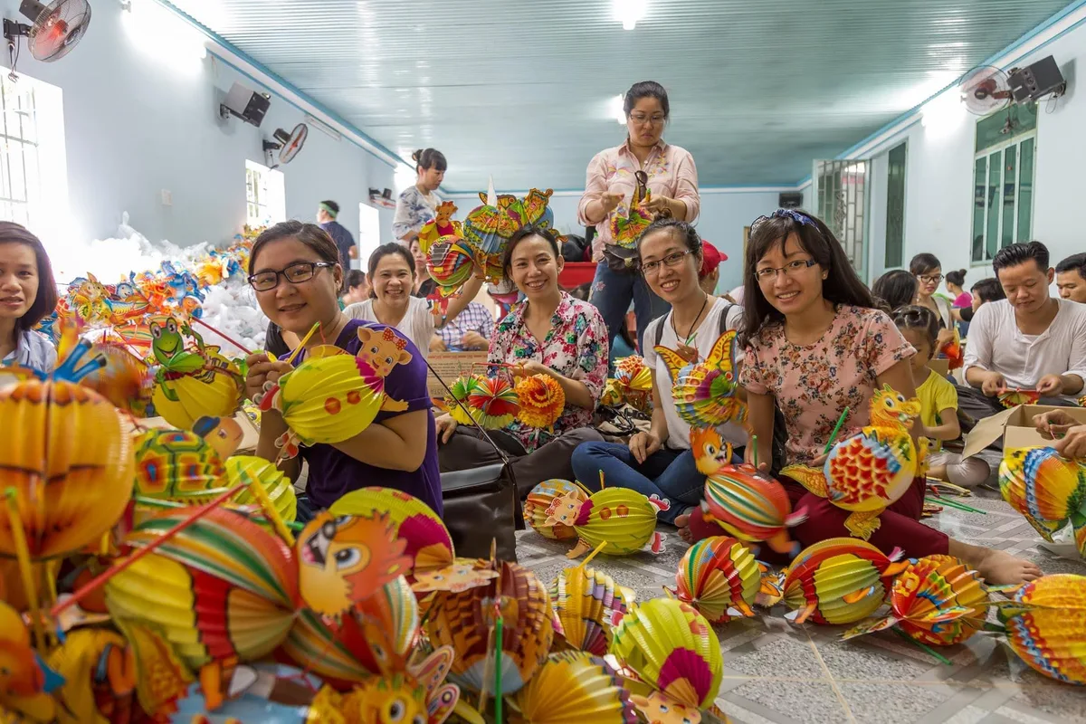 Cơ sở sản xuất đèn trung thu